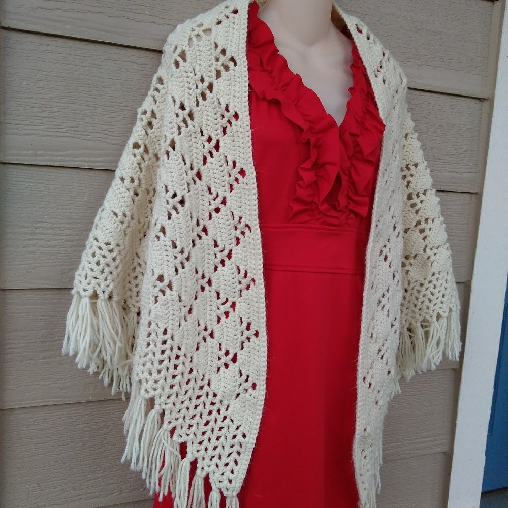 Off-white Vintage Crochet Shawl